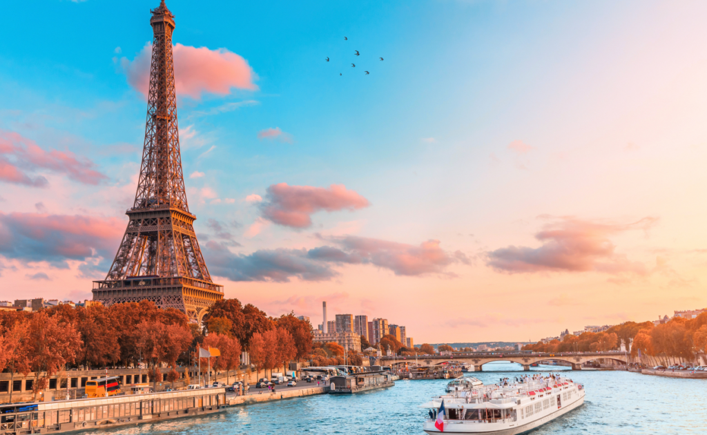 alt="contact harmony tech – vue de Paris et tour Eiffel au coucher de soleil"